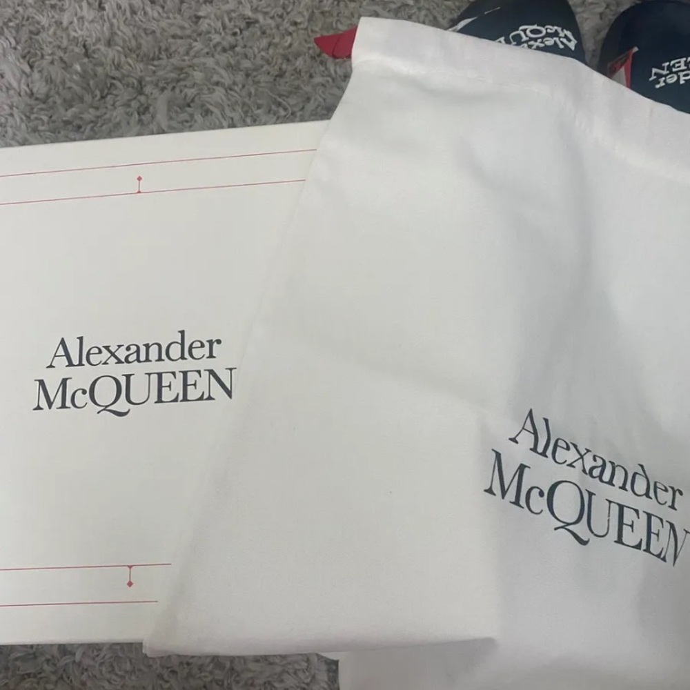 Alexander McQueen slides - Picture 3 of 6